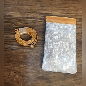 NWOT Thirty-One Dialed In Phone Purse Gray Brown | Quiet Luxury Scandi Earthy